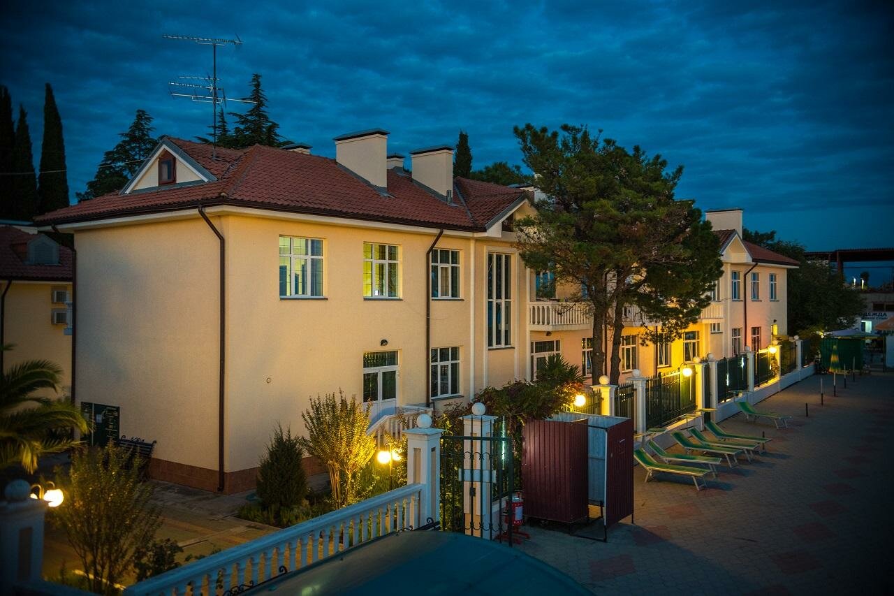 Гостиница Адлер Адлер-90