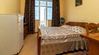 Гостиница Адлер Адлер 2-комнатный номер полулюкс с видом на море-1