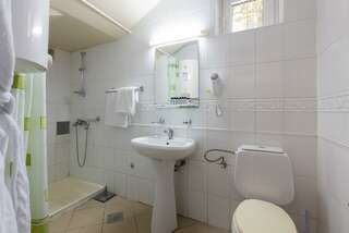 Гостиница Адлер Адлер 3-комнатные апартаменты с балконом №2, 3-5