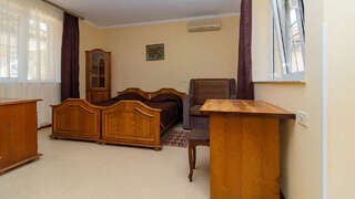 Гостиница Адлер Адлер Стандартный двухместный номер с 1 кроватью или 2 отдельными кроватями и балконом-1