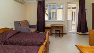 Гостиница Адлер Адлер Стандартный двухместный номер с 1 кроватью или 2 отдельными кроватями и балконом-3