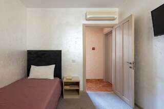 Гостиница Адлер Адлер 3-комнатный номер люкс с балконом №7-3